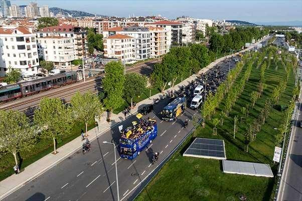 <p>Fahrettin Kerim Gökay Caddesi (Minibüs Yolu), Şemsettin Günaltay Caddesi, D-100 Karayolu, Cemil Topuzlu Caddesi, Şemsettin Günaltay Caddesi, Turgut Özal Bulvarı (Güney İstikamet) alternatif yollar olarak bildirildi.</p>