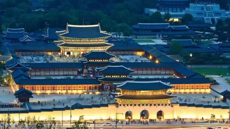 <p><span style="color:inherit"><strong><span style="color:rgb(178, 34, 34)">GYEONGBOKGUNG SARAYI </span> </strong></span></p>
<p> </p>
<p> </p>
<p><span style="color:inherit"><strong>GÜNEY KORE</strong></span></p>
<p> </p>