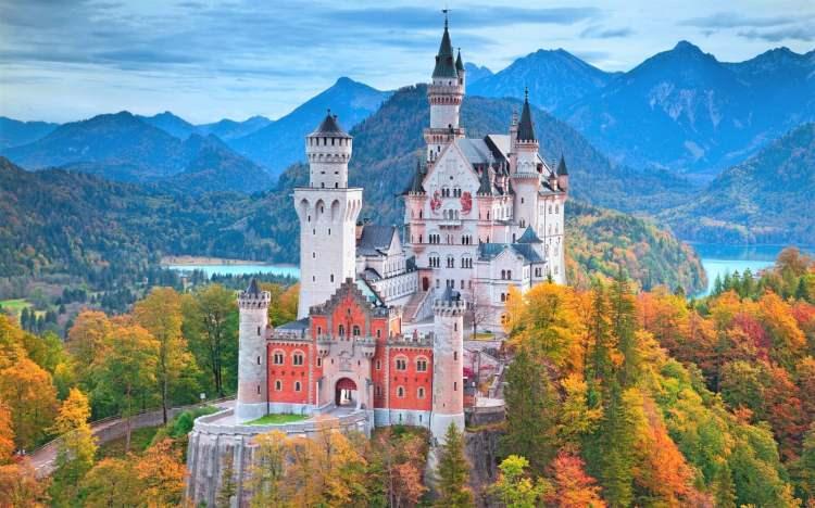<p><span style="color:inherit"><strong><span style="color:rgb(178, 34, 34)">NEUSCHWANSTEIN ŞATOSU</span></strong></span></p>
<p> </p>
<p> </p>
<p><strong>ALMANYA</strong></p>
<p> </p>