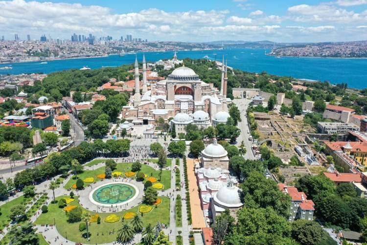 <p><span style="color:inherit"><strong><span style="color:rgb(178, 34, 34)">AYASOFYA CAMİİ</span></strong></span></p>

<p> </p>

<p> </p>

<p><strong>TÜRKİYE</strong></p>

<p> </p>
