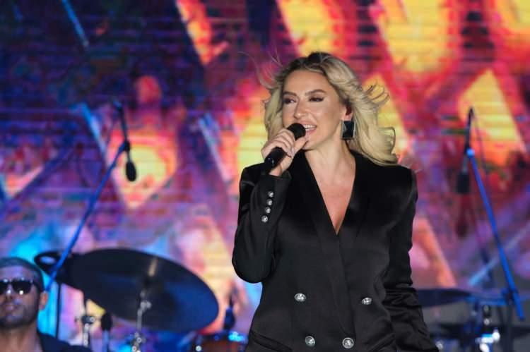 <p><span style="color:#800000"><strong>HADİSE</strong></span></p>
<p><span style="color:#000000"><em><strong>5 milyon lira</strong></em></span></p>