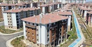 <p>Binaların yaş bilgisinden sınıfına, bağımsız bölüm adedinden adres bilgilerine, kullanım amacından projesindeki bağımsız bölümlerine, metrekaresinden mülkiyet bilgisine kadar tüm verileri dijital ortamda yönetebilecek bir sistem kuruluyor. Binaya ilişkin tüm bilgilere tek noktadan hızlı bir şekilde ulaşılabilecek.</p>
<p> </p>