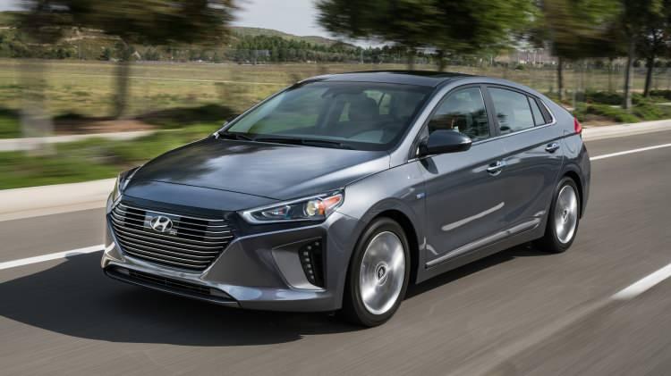 <p><span style="color:#B22222"><strong>Hyundai Ioniq Hybrid: </strong></span></p>
<p> </p>
<p> </p>
<p>4.0 L/100 km</p>