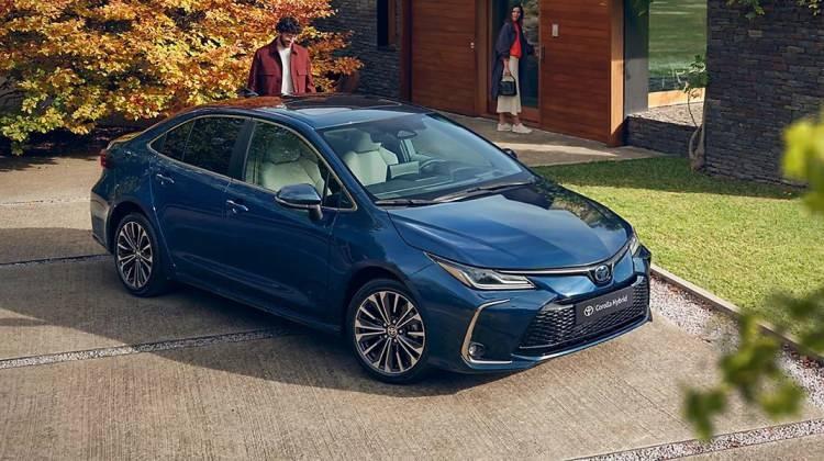 <p><span style="color:rgb(178, 34, 34)"><strong> Toyota Corolla 1.8 Hybrid:</strong></span></p>
<p> </p>
<p> </p>
<p>4.5 L/100 km</p>