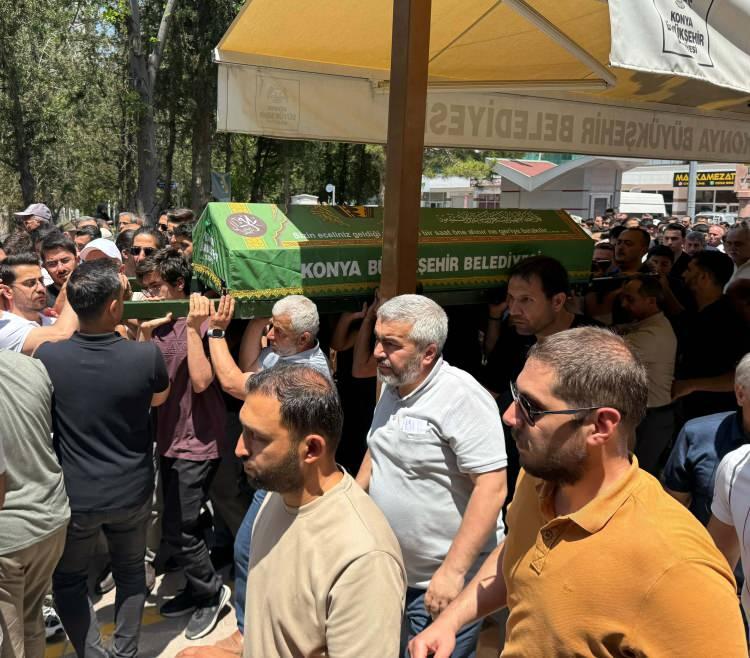 <p>Muhammet Yasin Su'nun cenazesi bugün Tekke Mezarlığı’nda son yolcuğuna uğurlandı. </p>