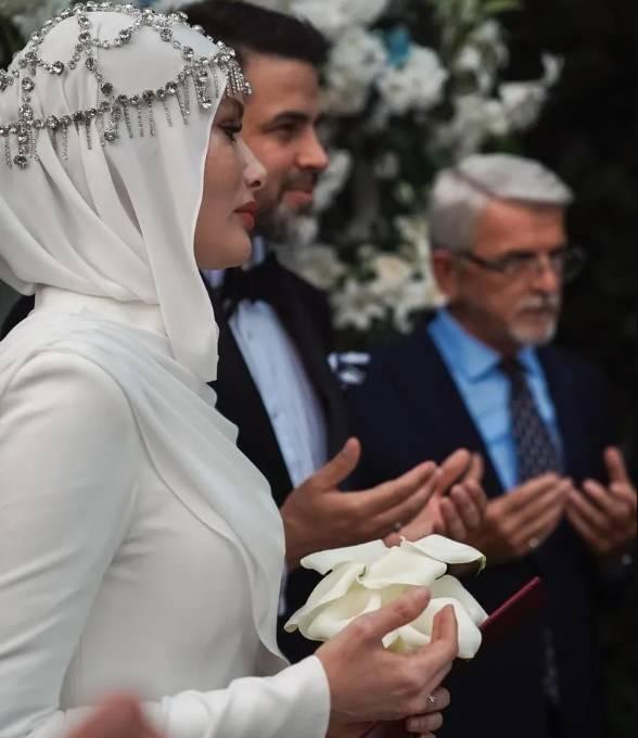 1 yıl önce hayatlarını birleştirdiler! Reshad Strik'ten Gamze Özçelik'e duygusal mesaj