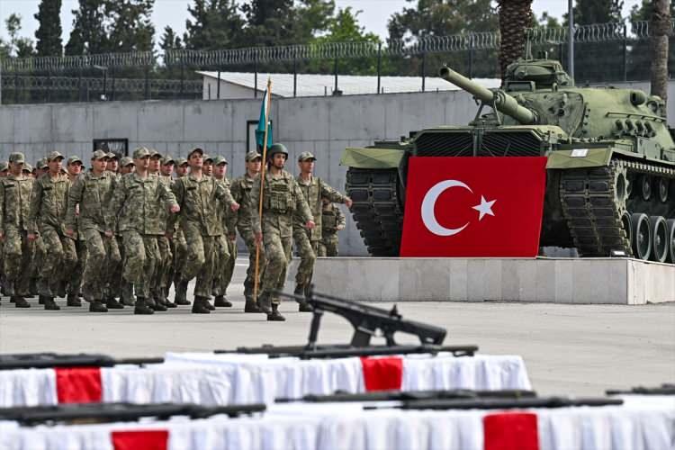 <p>28 gün süren bu temel eğitim boyunca yükümlülere, askerlik mesleğinin gerektirdiği fiziksel yeterlilikler, takım ruhu ve disiplin kazandırılıyor.</p>
<p> </p>