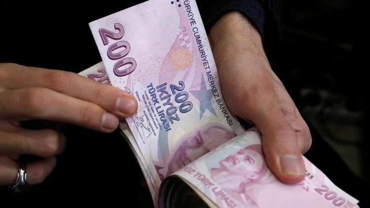 <p>5 aylık enflasyon verileri dikkate alındığında 2025 yılının Temmuz-Aralık döneminde meslek gruplarının maaşlarına yansıyacak zam oranları da netleşmeye başladı. Peki, hangi meslek grubu ne kadar maaş alacak?</p>