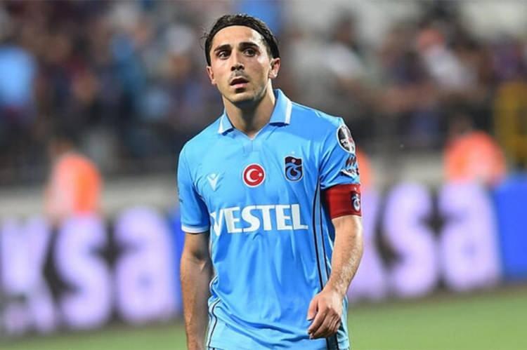 <p>Abdülkadir Ömür<br />
<br />
Yaş: 25<br />
<br />
Kulüp: Çaykur Rizespor<br />
<br />
Mevki: On numara<br />
<br />
Piyasa değeri: 4.7 milyon Euro</p>
