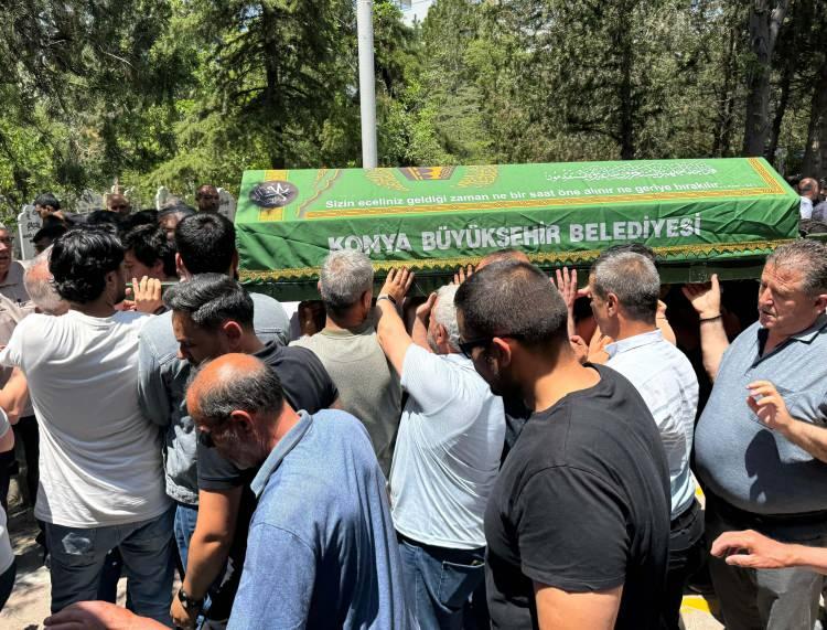 <p>Kurye Muhammet Yasin Su'nun, 4 kardeş olduğu,<strong> kardeşlerinden biri ile babasının daha önce farklı zamanlarda yaşamını yitirdiği belirtildi. </strong></p>