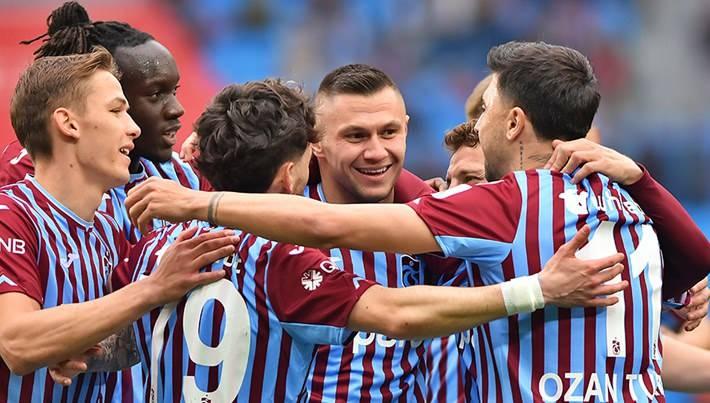 <p>148-) Trabzonspor (11.000 puan)</p>

