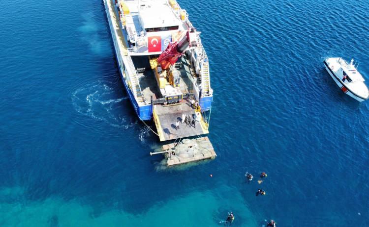 <p>Bu sayede yalnızca profesyonel dalgıçlar değil, yüzeyde yüzenler de batık tankı gözlemleyebilecek.</p>