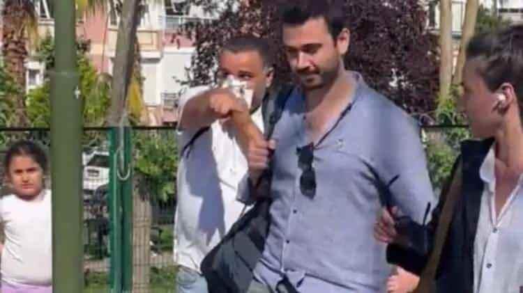 <p>Daha sonra yumruk attıktan sonra fark ettiyseniz orada daha yakında insan olmasına rağmen araya ben giriyorum. Oradaki yumruk atan beyefendiyi itiyorum. ‘Ya diyorum ne yapıyorsunuz? Çoluk çocuk var’ diyorum. Ben tepkimi koydum ortaya ama bizim kültürümüzde de vardır. </p>
<p> </p>