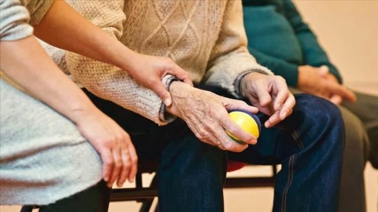 <p>İngiltere Alzheimer Derneği Araştırma Direktör Yardımcısı Dr. Richard Oakley, sonuçların umut verici olduğunu kaydetti. </p>