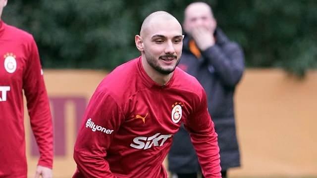 <p>Ahmed Kutucu<br />
<br />
Yaş: 25<br />
<br />
Kulüp: Galatasaray<br />
<br />
Mevki: Sol kanat<br />
<br />
Piyasa değeri: 5 milyon Euro</p>
