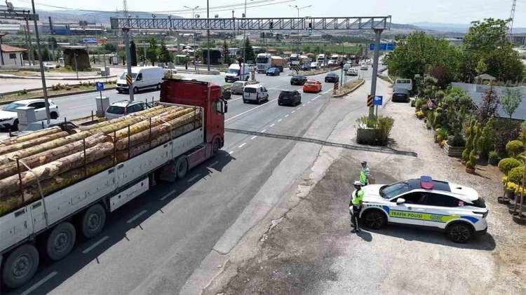 <p><strong>KIRIKKALE’DE “KİLİT KAVŞAK” TEDBİRLERİ</strong><br />
 </p>
