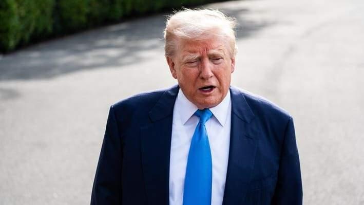 <p><strong><span style="color:rgb(178, 34, 34)">İLK DÖNEMİNDE DE YAPMIŞTI</span></strong></p>
<p> </p>
<p>Donald Trump, ilk başkanlık döneminde 2017'de de benzer bir karar almış ve İran, Irak, Libya, Suriye, Somali, Sudan ve Yemen vatandaşlarının ABD'ye girişini yasaklamıştı.</p>
<p>Daha sonra Çad, Kuzey Kore ve Venezuela da bu kapsama alınmıştı.</p>
