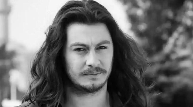 <p><em><strong>Ben de çocuklar barışı temsil ettiği için oğlumun adının 'Barış' olmasını istedim. Oğlumun başarılarıyla en büyük gururu yaşadım, kaybıyla da en büyük acıyı."</strong></em></p>