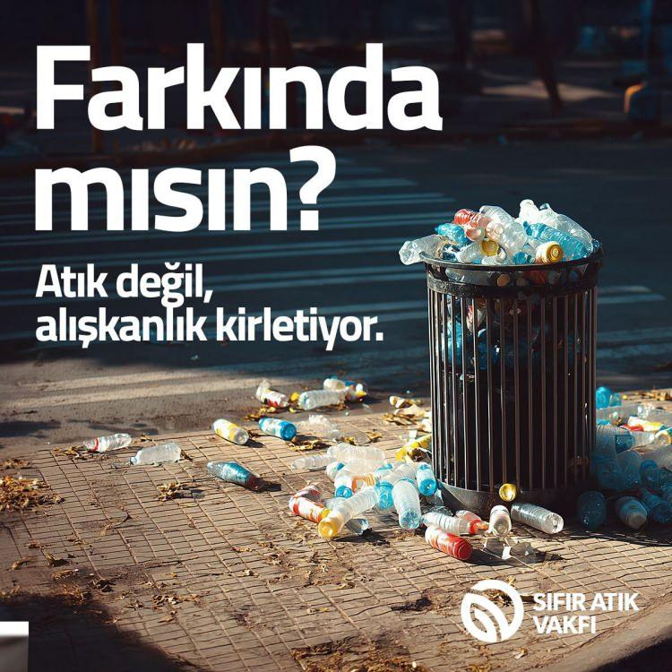 <p>Su, yemek, elektrik, ilaç ve kağıdın israfıyla bilgisi olmadan ilerlemen tüketildiğine vurgu yapılan kamu spotunda, "Farkındalık küçük bir adımla başlar. İsrafa karşı ilk adım, farkında olmak." ifadesine yer verildi.</p>
<p> </p>