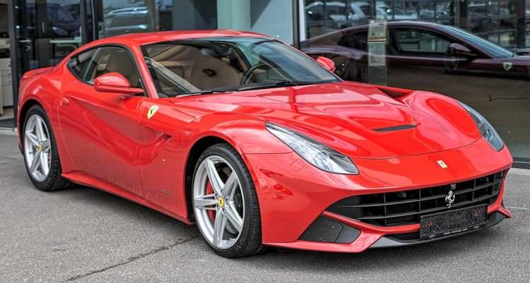 <p>Ferrari bu yarışta, elektrikli modellerine olan zayıf talep nedeniyle önemli bir darbe alan Porsche'yi geride bırakmayı başardı.</p>