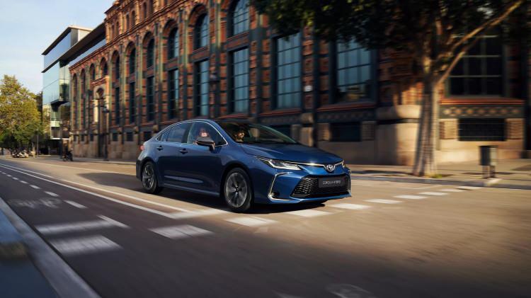 <p><span style="color:#B22222"><strong>Toyota: </strong></span></p>
<p> </p>
<p> </p>
<p>50 otomobil (2.710 euro)</p>