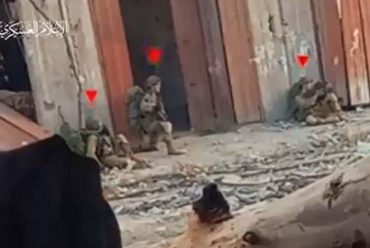 <p>Gazze'nin orta kesimindeki Bureyc Mülteci Kampı'nda İsrail ordusunun su tankerini bombalaması sonucu 3 Filistinli hayatını kaybetti.</p>
<p><br />
İsrail ordusunun, Gazze’nin güneyindeki Refah kentinde, İsrail-ABD güdümlü yardım dağıtım merkezi yakınında bekleyen sivillere ateş açması sonucu 8 Filistinli öldü, çok sayıda kişi de yaralandı.</p>
<p> </p>