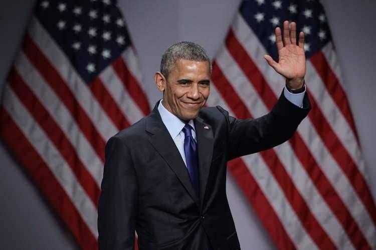 <p><strong><span style="color:#B22222">BARACK OBAMA</span> | BARRY OBAMA</strong></p>
<p> </p>
<p>Endonezya'da çocukken Obama, üvey babasının soyadını yansıtan <strong>" Barry Soetoro " </strong>veya babasının soyadını kullanarak <strong>"Barry Obama" </strong>olarak anılıyordu.</p>