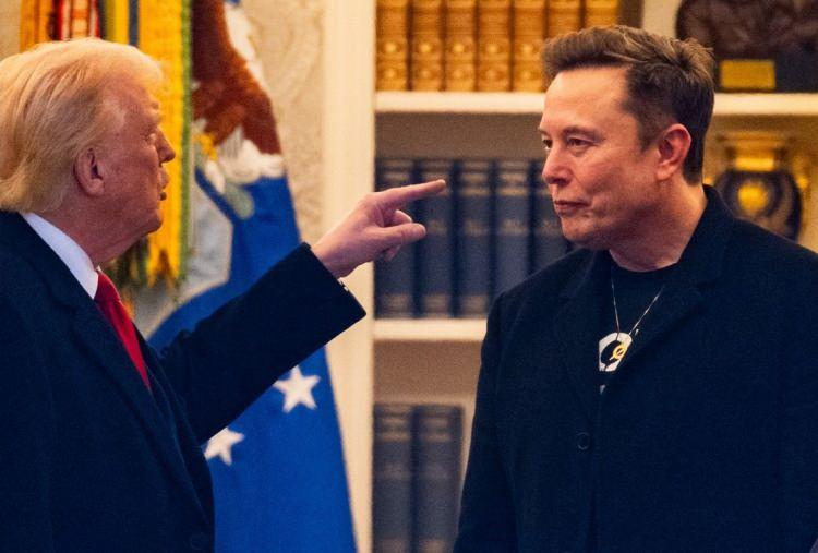 <p>Elon Musk'ın Epstein paylaşımından sonra skandal yeniden gündeme geldi. Peki Epstein olayında hangi ünlüler yer alıyor? İşte ismi anılan ünlüler...</p>