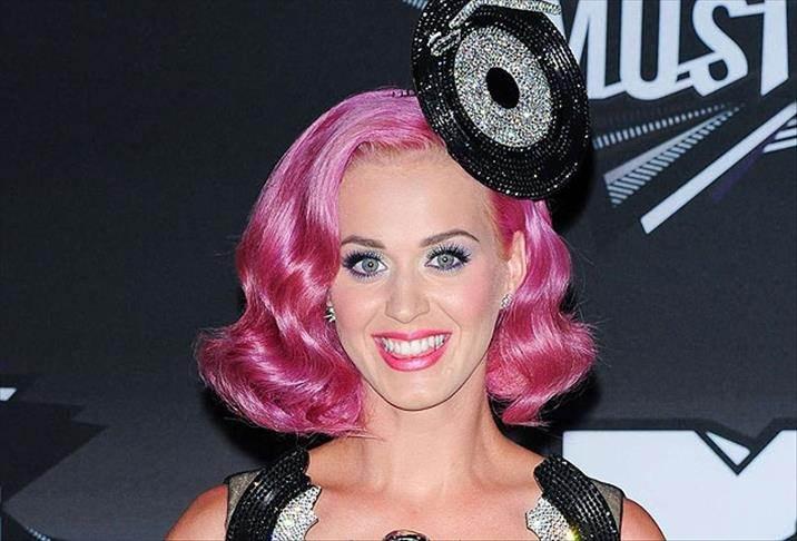 <p><strong><span style="color:#B22222">KATY PERRY </span>| Şarkıcı</strong></p>