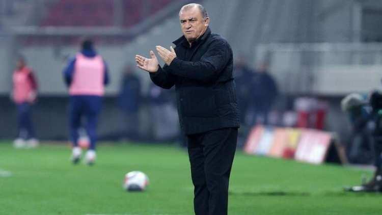 <p><span style="color:#000000"><strong>Türkiye'nin en etkili isimlerinden biri olarak bilinen ünlü teknik direktör Fatih Terim, şu sıralar Suudi Arabistan Ligi ekiplerinden Al Shabab'ı başarıdan başarıya taşıyor. Bir süredir Arabistan'da olan Terim, Kurban Bayramı için Bodrum'a geldi.</strong></span></p>