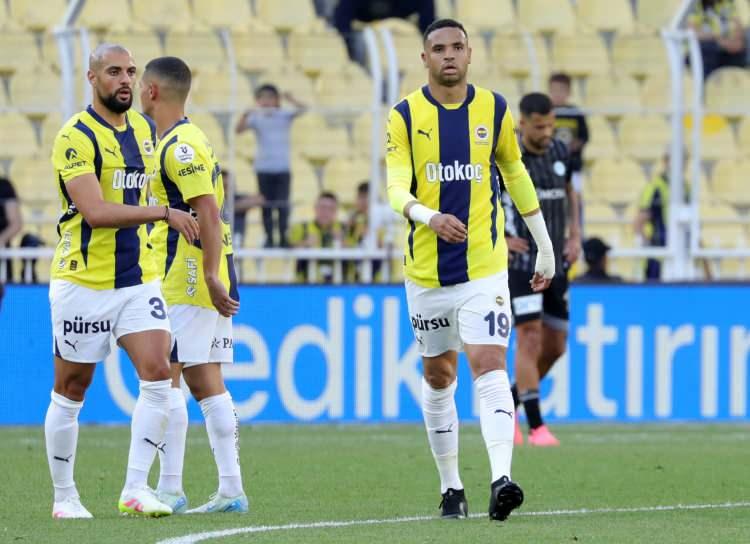 <p>Sezonun en golcü 2. takımı olan sarı-lacivertlilerde hücum oyuncularının performansları ön plana çıktı. Faslı futbolcu Youssef En-Nesyri, tüm kulvarlarda kaydettiği 30 golle en golcü isim oldu. En-Nesyri, Süper Lig'de 20 gole imza atarken, Avrupa Ligi'nde 6, Ziraat Türkiye Kupası'nda 4 gol sevinci yaşadı.</p>
