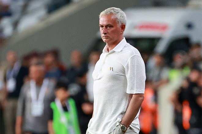 <p>Al Hilal ile anlaşan Simone Inzaghi'nin yerine düşünülen Como'nun hocası Cesc Fabregas, Inter'i reddetti.<br />
<br />
Inter'in teknik direktör alternatifleri arasında Jose Mourinho da var.<br />
<br />
(AKŞAM)</p>