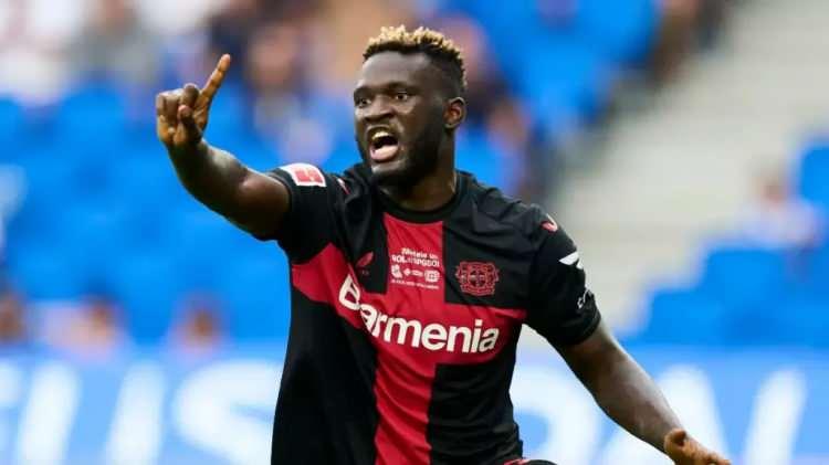 <p>Alman devi Leverkusen, Boniface için sarı lacivertlilerden 40 milyon euro talep etti. <br />
<br />
Fenerbahçe En Nesyri'yi 30 Milyon Euro'nun üzerinde bir bedelle elden çıkarırsa bu çılgın transferi gerçekleştirebilir.</p>
