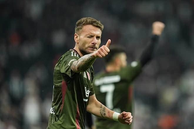 <p>Fiorentina, Beşiktaş'ın 35 yaşındaki golcüsü Ciro Immobile'yi transfer etmek için temasa geçti.<br />
<br />
(AKŞAM)</p>
