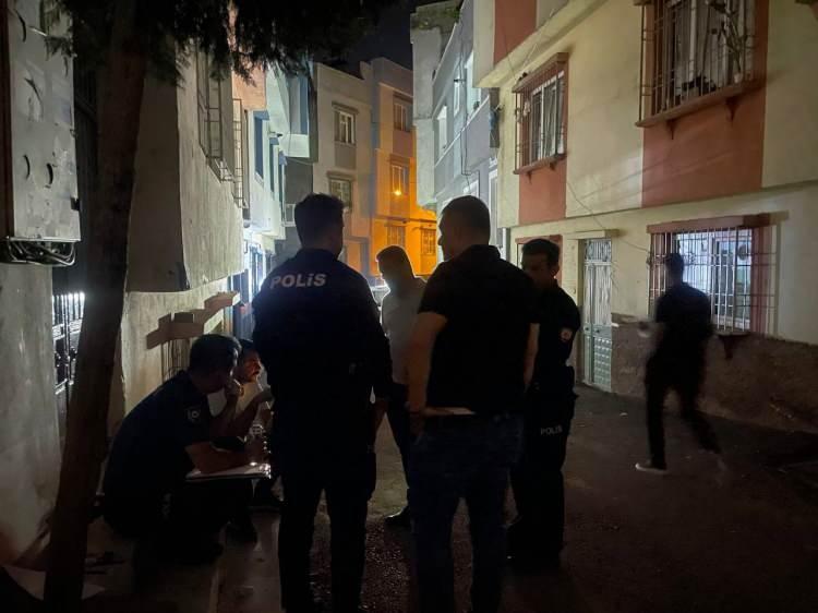 <p>İhbar üzerine adrese itfaiye, sağlık ve polis ekipleri sevk edildi.</p>