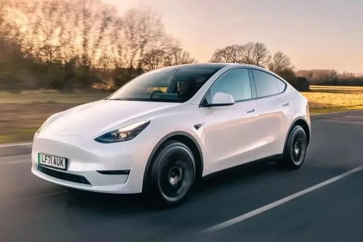 <p><strong><span style="color:#B22222">TESLA MODEL Y </span>  |  1,9 MİLYON ADET</strong></p>

<p> </p>

<p><strong>Seri başlangıcı: 2017  |  ABD</strong></p>

