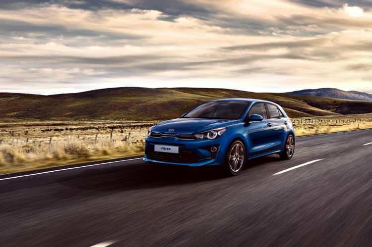 <p><strong><span style="color:#B22222">KIA RİO</span> | 4,5 MİLYON</strong></p>
<p> </p>
<p><strong>2000 | Güney Kore</strong></p>