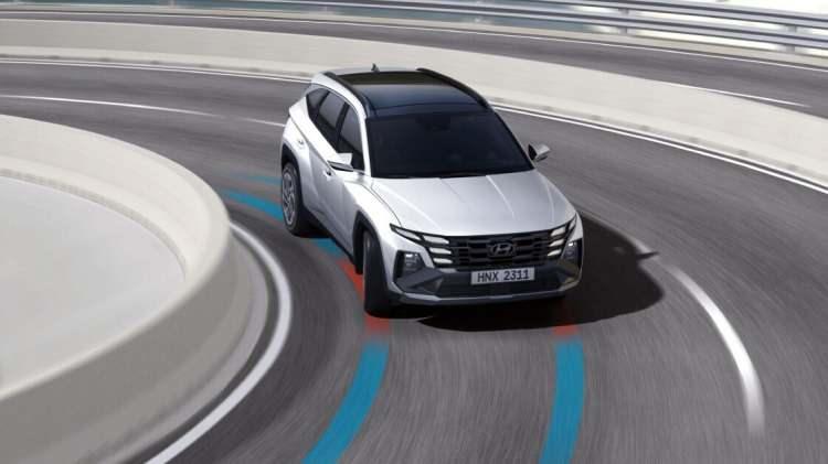 <p><strong><span style="color:#B22222">HYUNDAI TUCSON </span>| 7 MİLYON</strong></p>
<p> </p>
<p><strong>2004 | Güney Kore</strong></p>