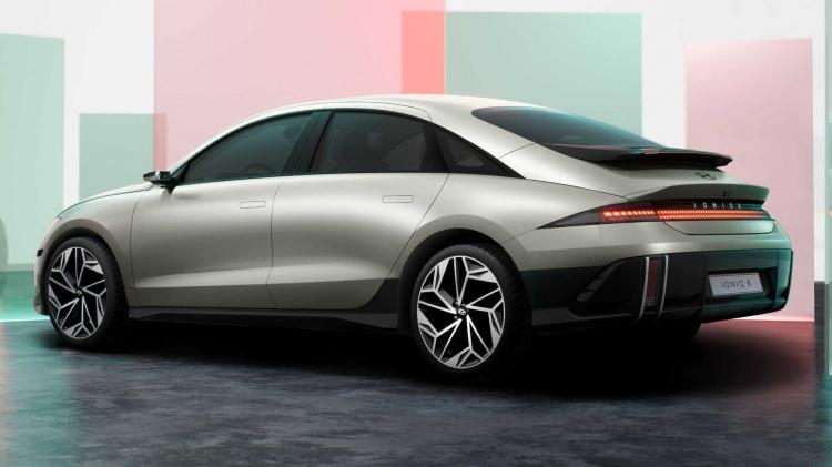 <p><strong><span style="color:#B22222">IONIQ 6  </span>|  1.878.500 TL</strong></p>

<p> </p>
