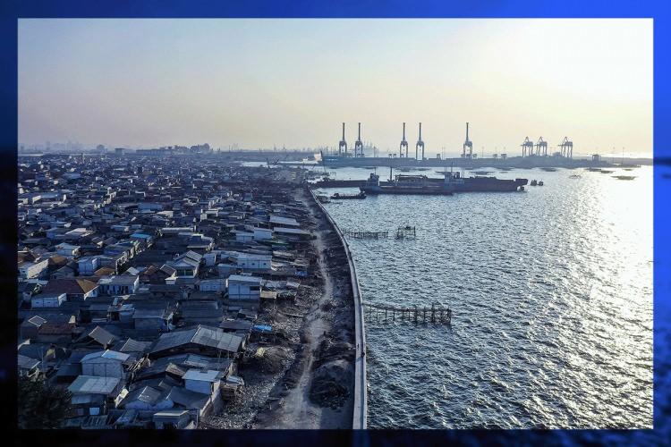 <p>Suların yükselmesiyle dünyadaki tüm sahil şehirlerinin tehlike altında olduğunu açıklayan araştırmacılar, şehir nüfusunun yüzde 60’ının yer altı sularını kullanmasından dolayı şehrin çöktüğünü belirterek gökdelenlerin dahil sularını yer altından çektiğini belirtiyor. </p>
<p> </p>