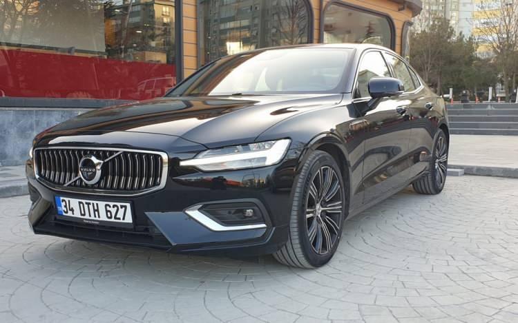 <p>Volvo S60</p>
<p> </p>