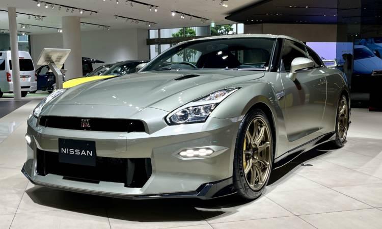 <p>Nissan GT-R</p>
<p> </p>