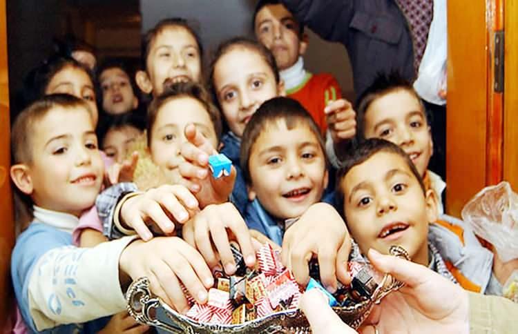 <p>Kurban Bayramı (Eid al-Adha), İslam dünyasında önemli bir dini bayramdır ve birçok ülkede resmi tatil olarak kabul edilir.</p>
