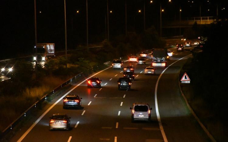 <p>Otoyol jandarması, söz konusu mevkilerde ulaşımın aksamaması için denetimlerini sürdürüyor.</p>
<p> </p>
<p> </p>