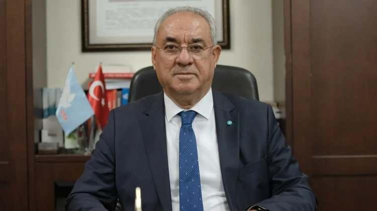 <p>DSP Genel Başkanı Önder Aksakal bayramı İzmir ve ardından Aydın'da, Demokrat Parti Genel Başkanı Gültekin Uysal ise İstanbul'da karşılayacak.</p>