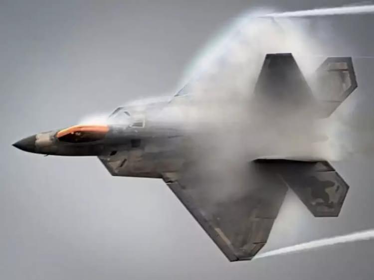 <p><strong>HIZ: </strong>MACH 2.25 (YAKLAŞIK 2.410 KM/S</p>

<p> </p>
