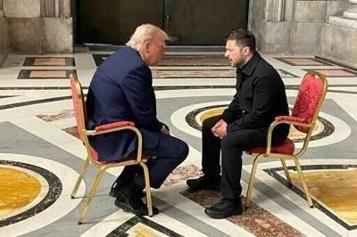 <p><span style="color:#B22222"><strong>TÜRKİYE’DE GÖRÜŞMELER ÖNCESİ “TRUMP CARD”</strong></span></p>
<p> </p>
<p>Haberde dikkat çeken bir diğer detay, Zelenski’nin bu operasyonla, Trump’ın Oval Ofis’te “elinizde kart yok” dediği sözüne göndermeyle “elindeki kartı” oynadığı yorumuydu. Washington Post’a göre, Ukrayna bu saldırıyla yalnızca askeri değil, stratejik ve diplomatik bir hamle de gerçekleştirmiş oldu.</p>
<p> </p>
<p><strong>Saldırının zamanlaması, Türkiye'de gerçekleşecek yeni müzakere süreci öncesi ayrı bir önem taşıyor.</strong></p>