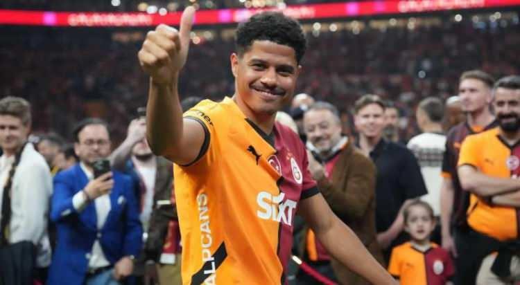 <p>İngiltere Premier Lig'e yükselen Leeds United, Gabriel Sara için harekete geçti.<br />
<br />
(AKŞAM)</p>