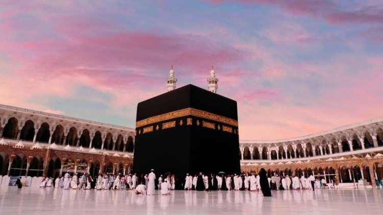 <p>Dünya genelindeki Müslüman nüfusunun dağılımı, kültürel çeşitliliğin ve tarihsel süreçlerin bir yansımasıdır.</p>

<p> </p>

<p>İslam, yedinci yüzyılda Arabistan Yarımadası’nda doğmuş ve zamanla Asya, Afrika, Avrupa ve diğer bölgelere yayılmıştır.</p>

<p> </p>
