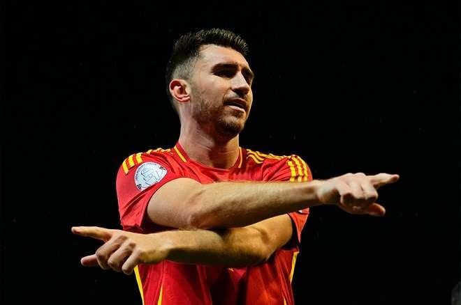 <p>Savunmaya takviye yapmayı planlayan Galatasaray'da Aymeric Laporte ismi öne çıkıyor.<br />
<br />
(FOTOMAÇ)</p>
